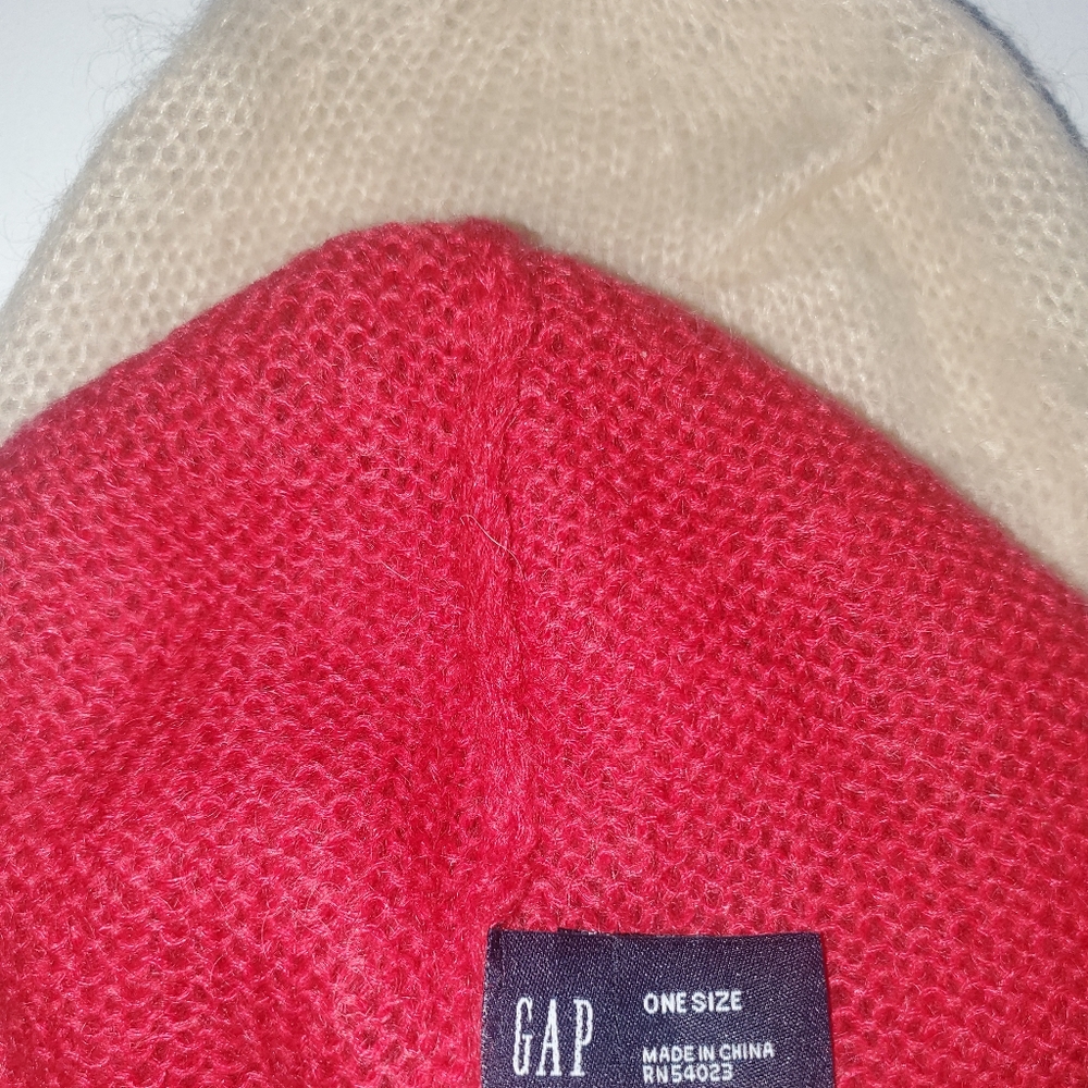 GAP SCARF AND HATS - Picture 5 of 7